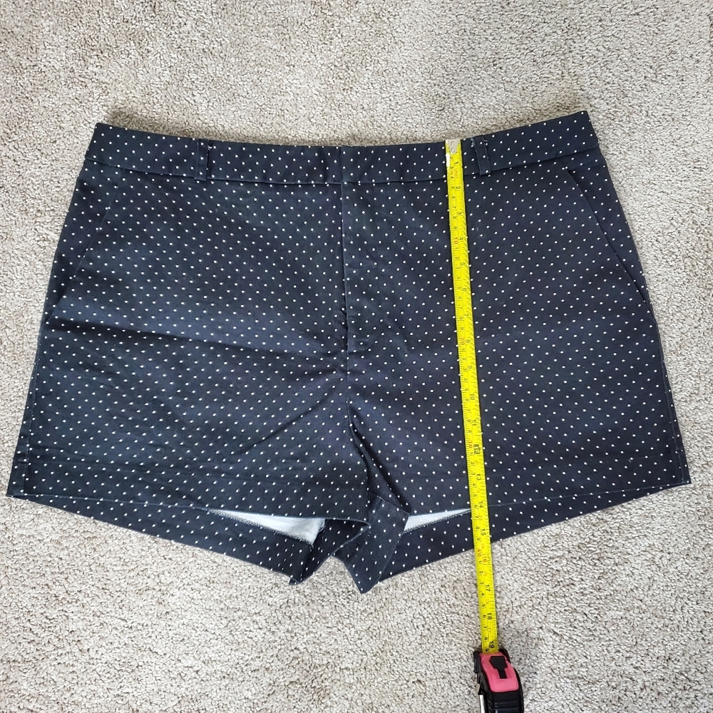 Forever 21 Women's Shorts, Navy (Size 2X) - Picture 4 of 7